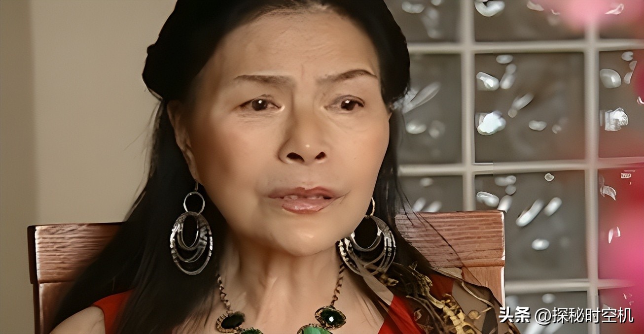 67岁英国太婆隆胸,67岁外国太婆隆胸