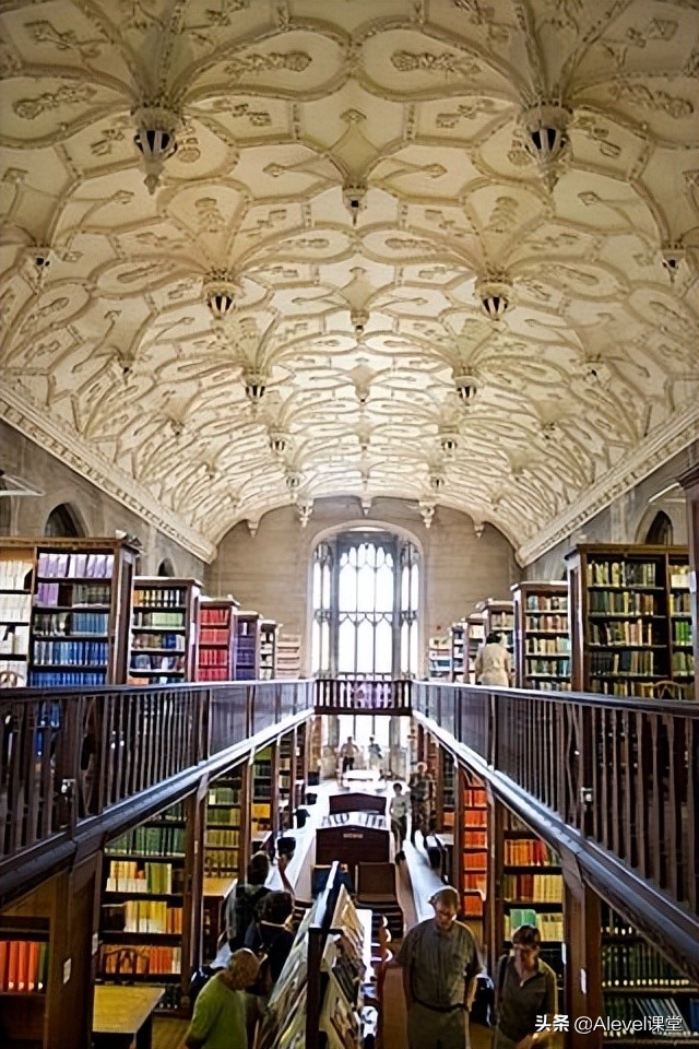 英国留学大学排名及分数线,英国布里斯托大学留学一年费用