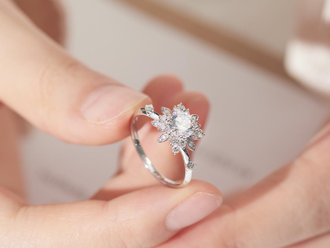 新人如何正确挑选钻戒,买结婚钻戒要注意什么事项