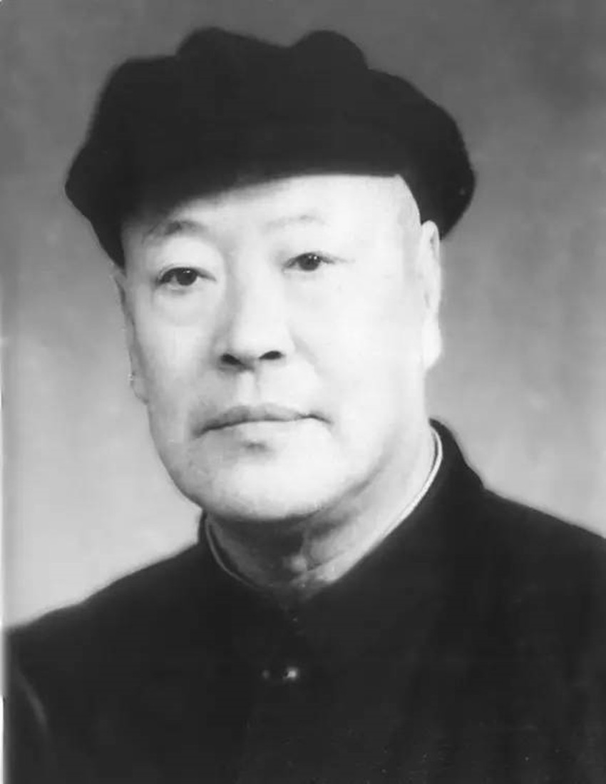 李雅轩武功有多高？每次对手都不知怎么就输了，需要再演练一遍