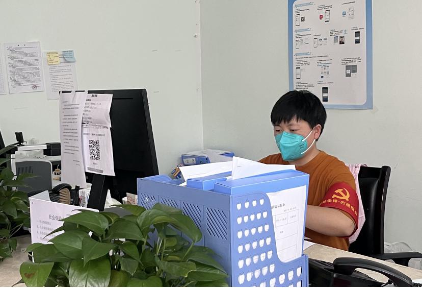 郫都区教育系统376名*党**员教师志愿者逆行而上战疫情