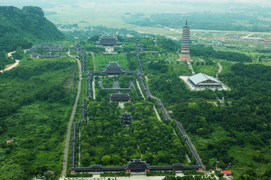 王湾在新春之际途经北固山,写下一首五言律诗,颈联堪称千古绝唱