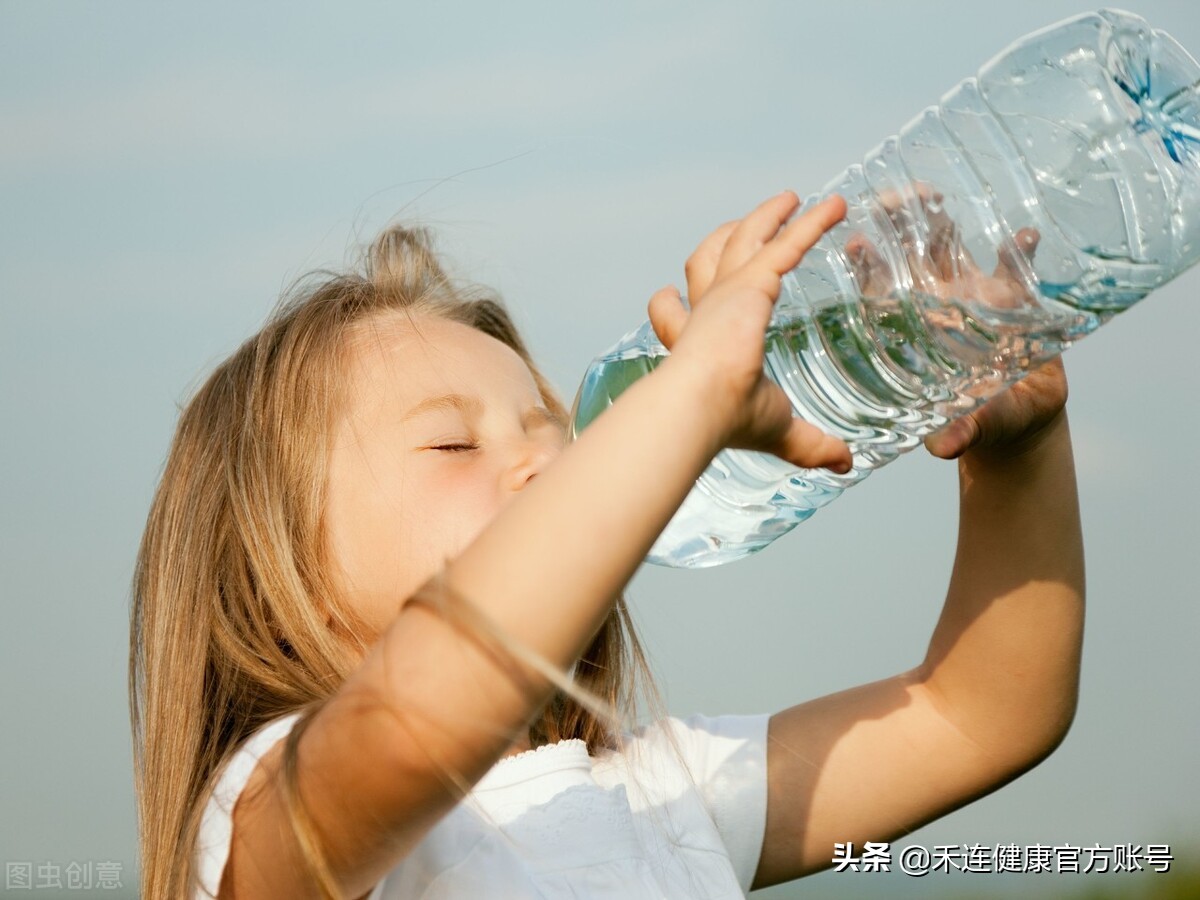 连续嘴苦是癌症的前兆,口干舌苦要警惕三种疾病