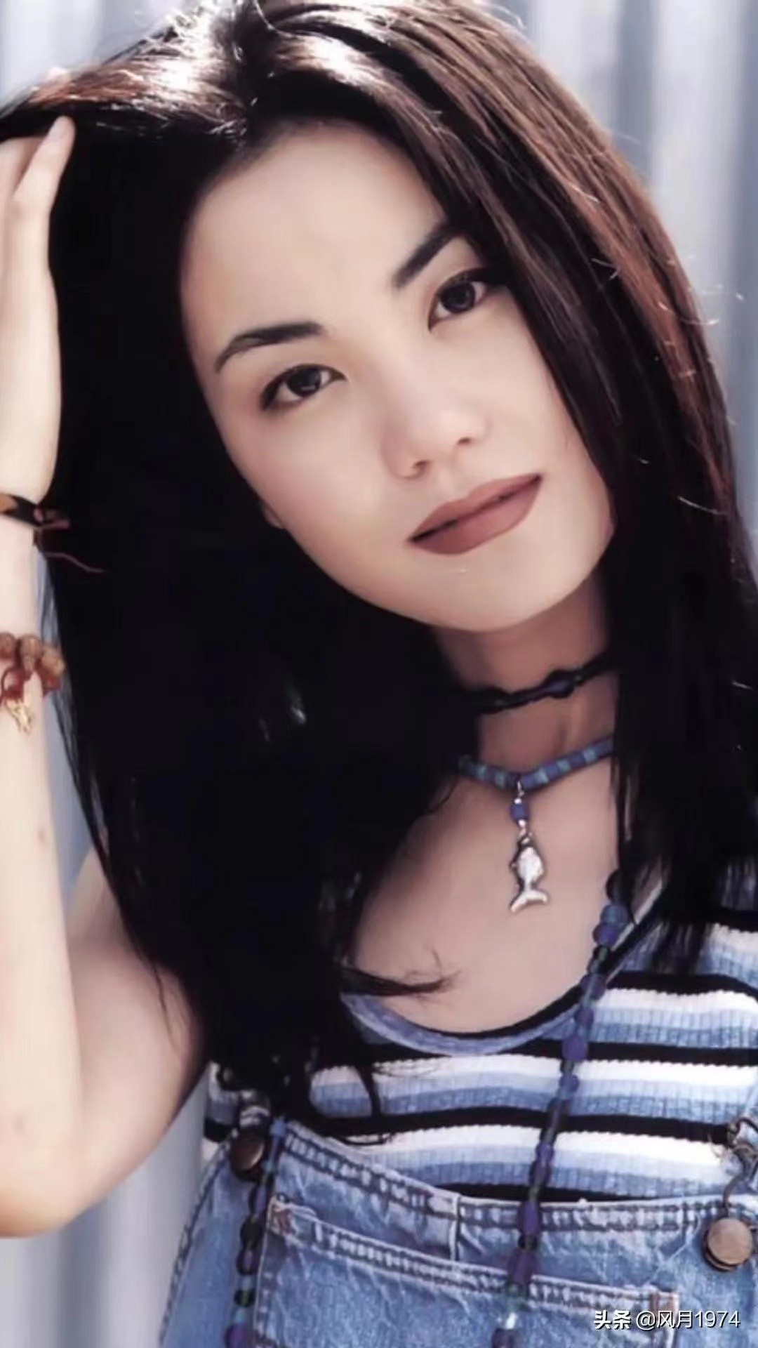 王菲和谢霆锋张柏芝的情史,李亚鹏与王菲现在的情史