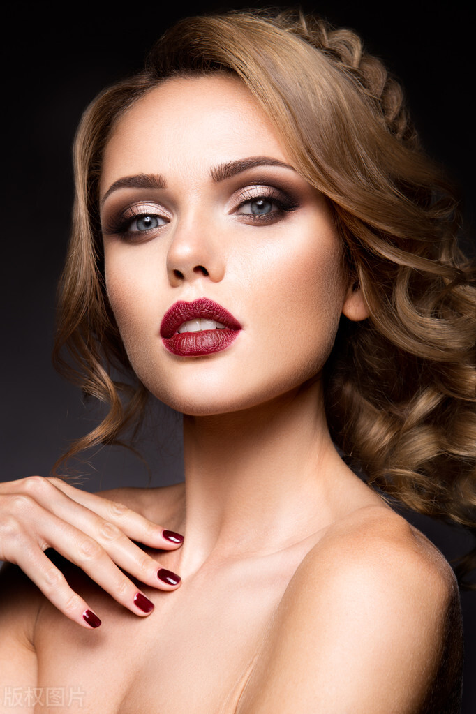 遇到变态用什么防身,当有变态盯上你该怎么办