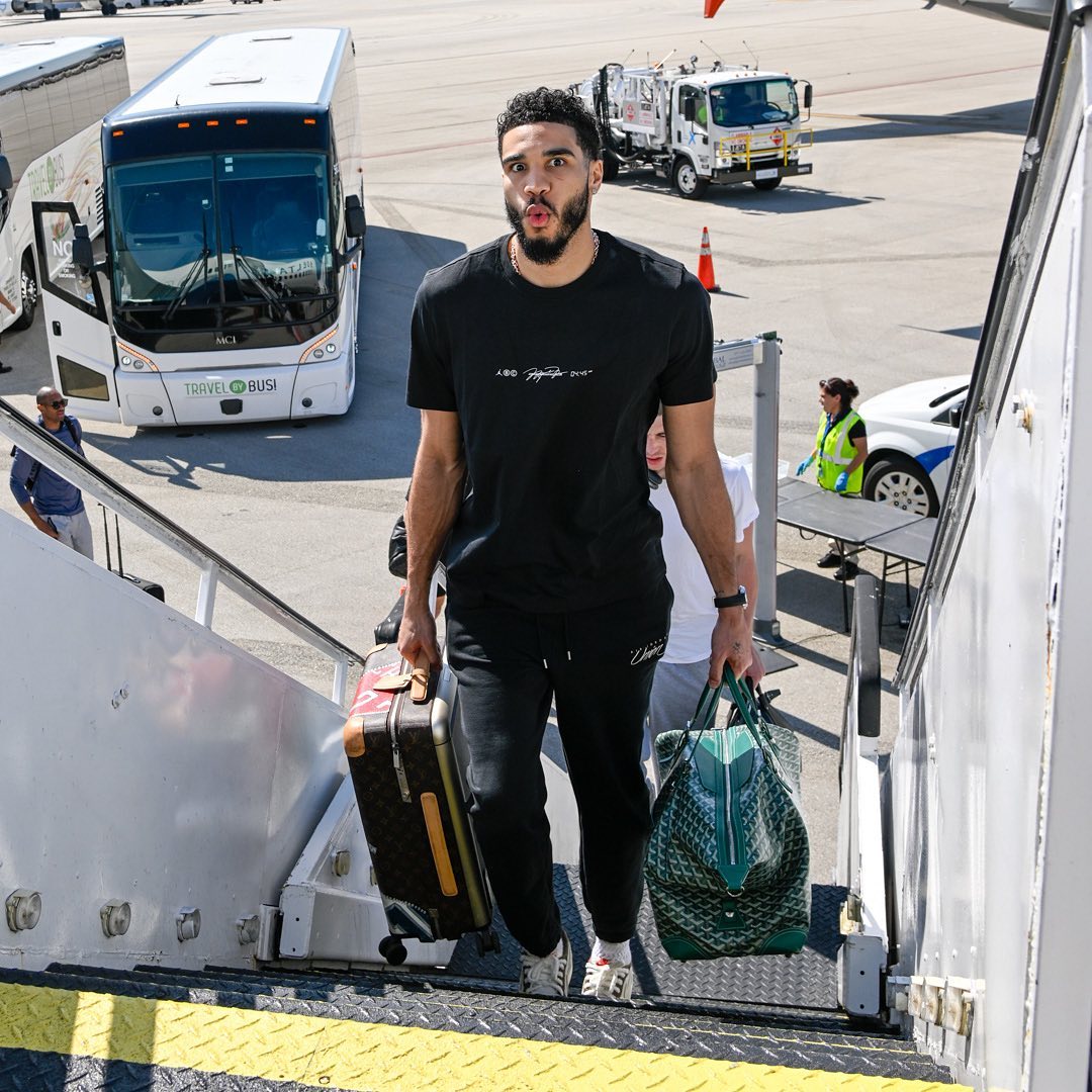 绿军照片大全,海沃德晒赛场照