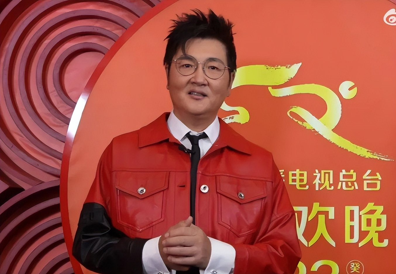 2020鏄ユ櫄浼楀鏄庢槦鍚屽彴婕斿敱,鏄ユ櫄鑰佹瓕鍞卞鍚屽彴