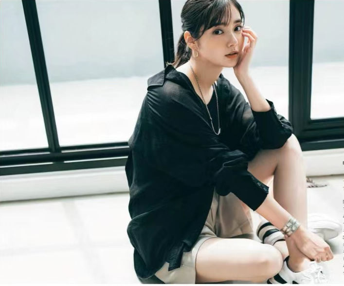 比米色优雅,比棕色显白,今夏的“裸肤色”凭什么火了?