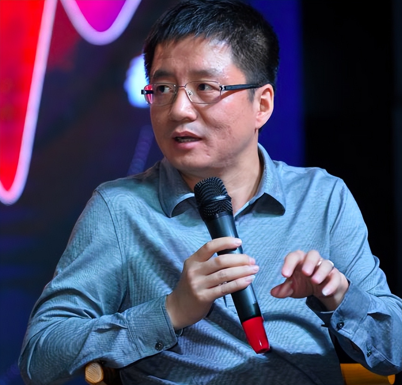 他，农村娃，中科院退学创业，年薪1.5亿，42岁退休