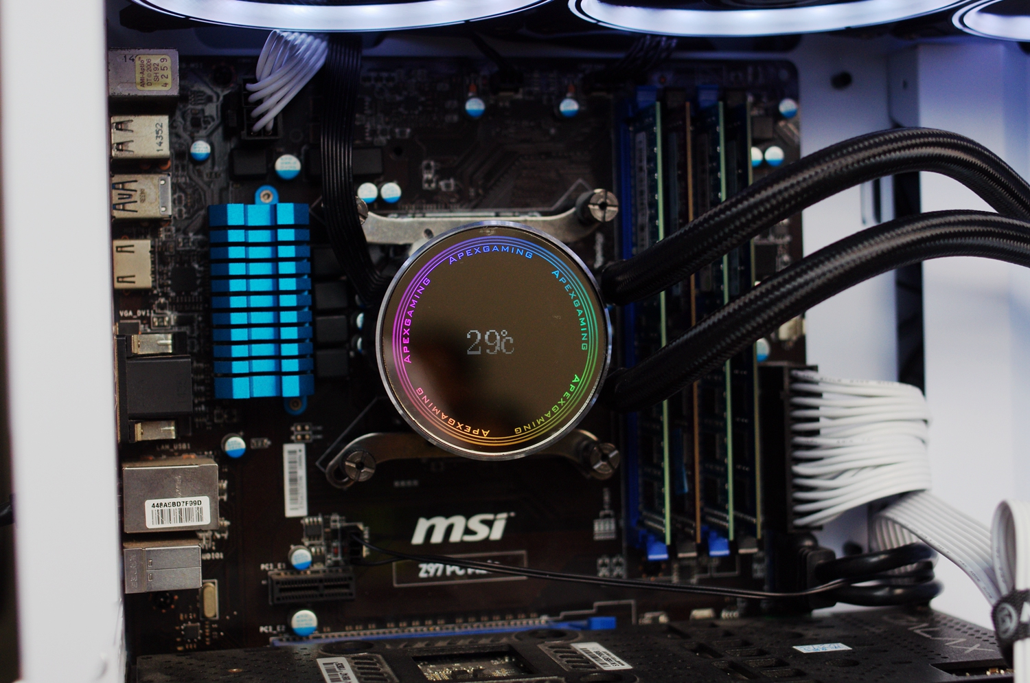 夏日烤箱模式开启，用盖亚GAIA机箱套装来给“搬砖机”降温降噪