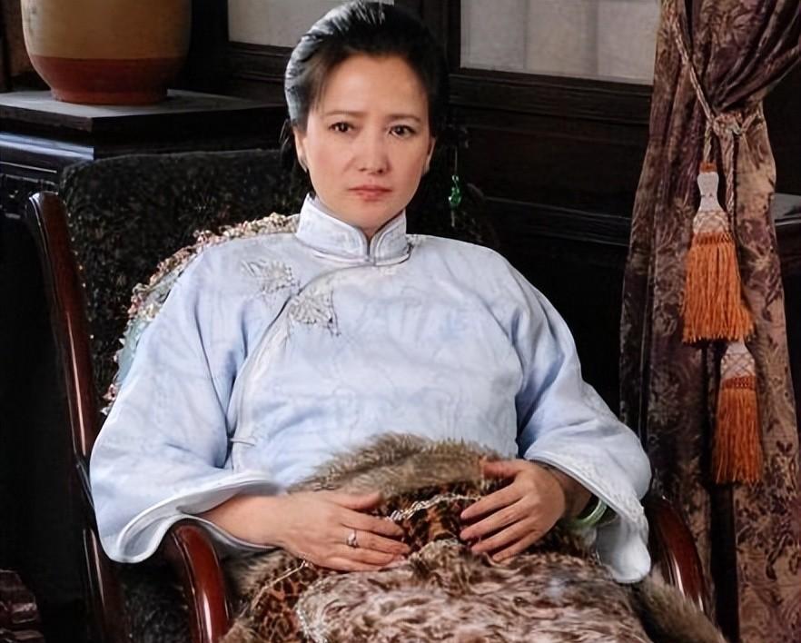 她被誉为荧屏第一美女,她被称为亚洲第一美