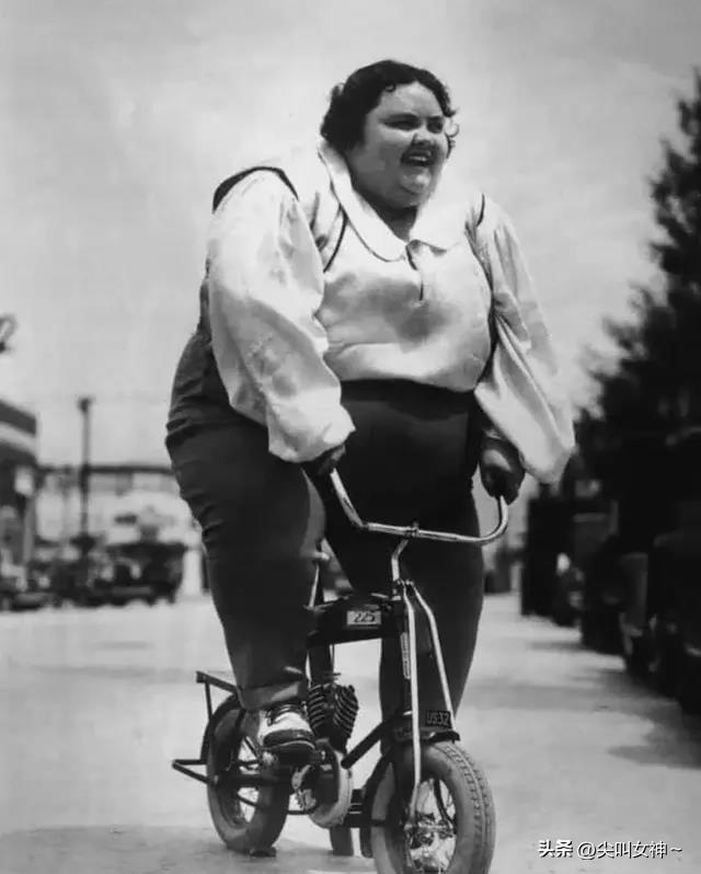 渚靛崕鏃ュ啗鍏借,鏃ュ啗渚靛崕鍏借