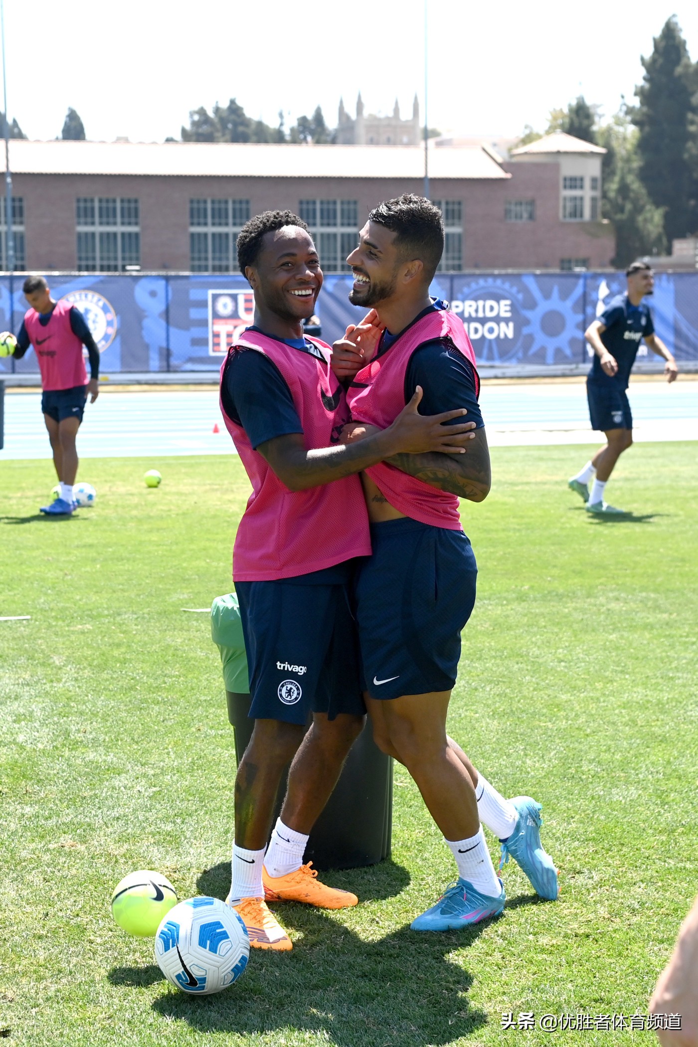 拉希姆斯特林曼城转会切尔西,斯特林加盟切尔西转会费