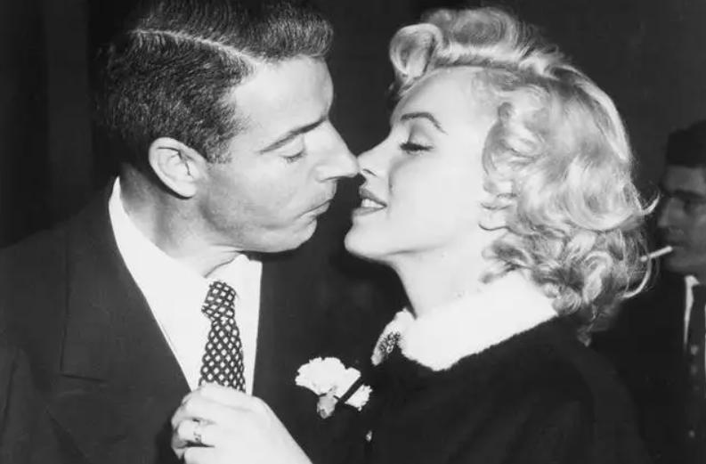 殡仪师披露玛丽莲梦露心酸细节,玛丽莲梦露尸体安葬