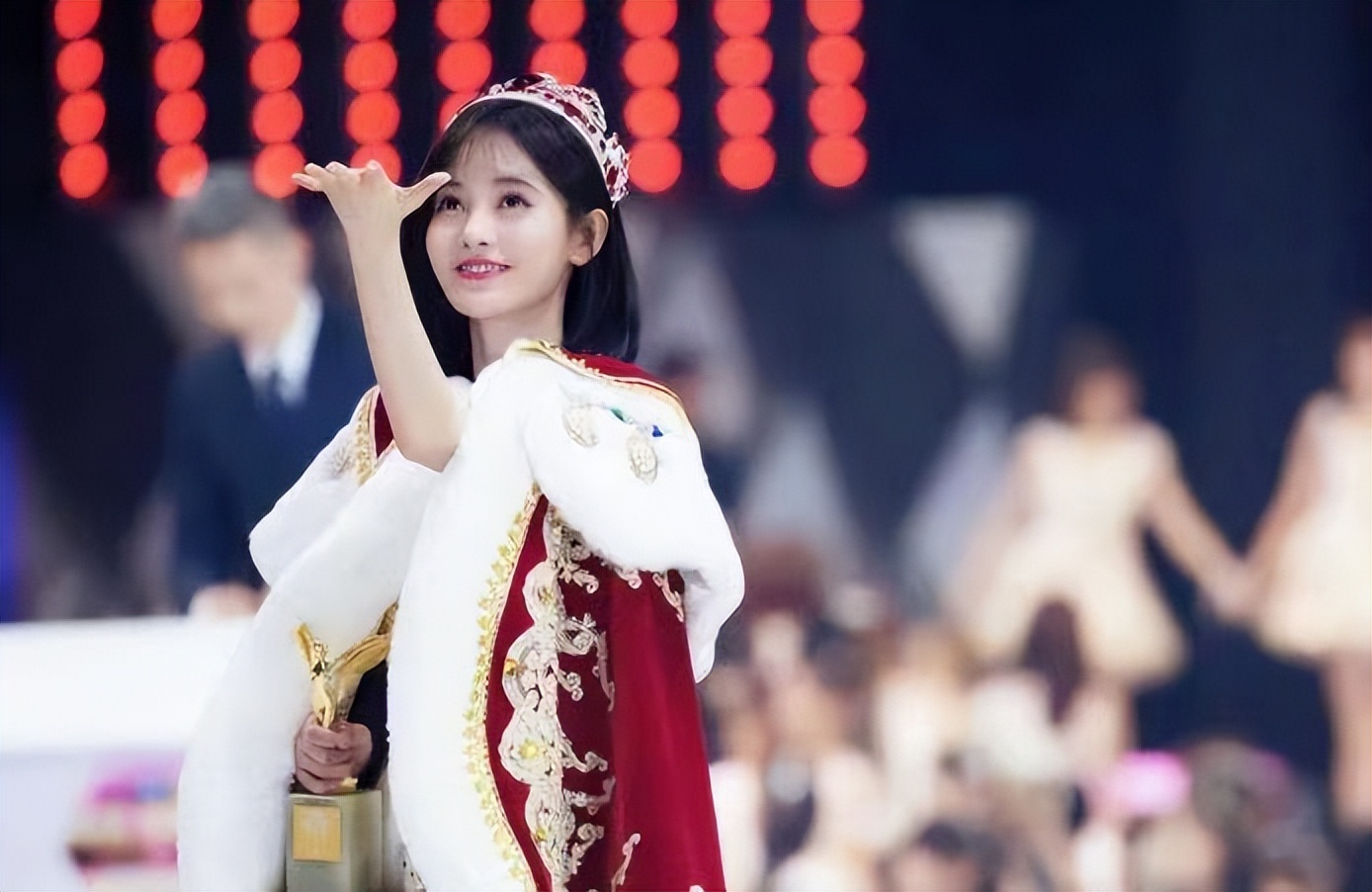 鞠婧祎赵丽颖角色混剪,鞠婧祎和赵丽颖的合拍视频