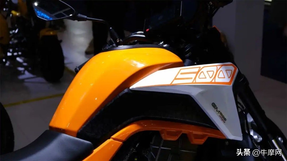 四缸仿赛双缸街车首亮相这届摩博会银钢有看头