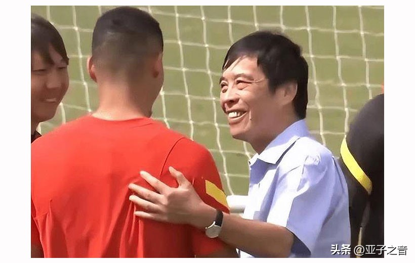 足球俱乐部给中国球迷拜年,中国足球队发文拜年