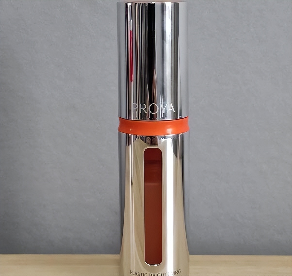 最好的精华是兰蔻还是雅诗兰黛,雅诗兰黛精华好用还是兰蔻好用