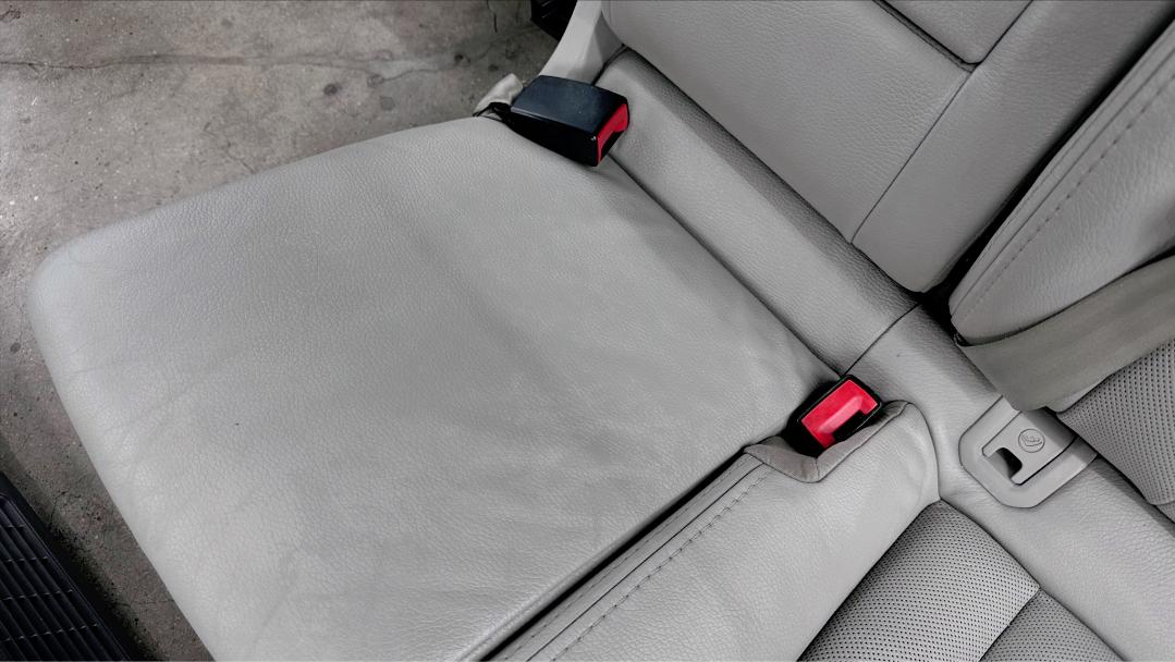 老款奥迪q74.2报废,奥迪q7新能源报废车