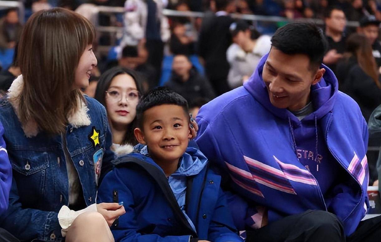 嘴上说着爱国，两个儿子却都是美国籍，易建联到底是怎么想的？