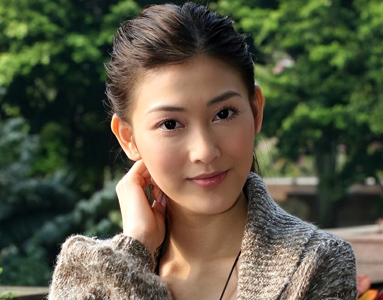 李彩桦承认与富商分手,李彩桦凭借演员复出