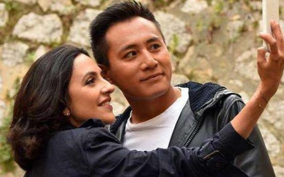 娱乐圈两对夫妻的现状,11对娱乐圈恩爱的明星夫妻