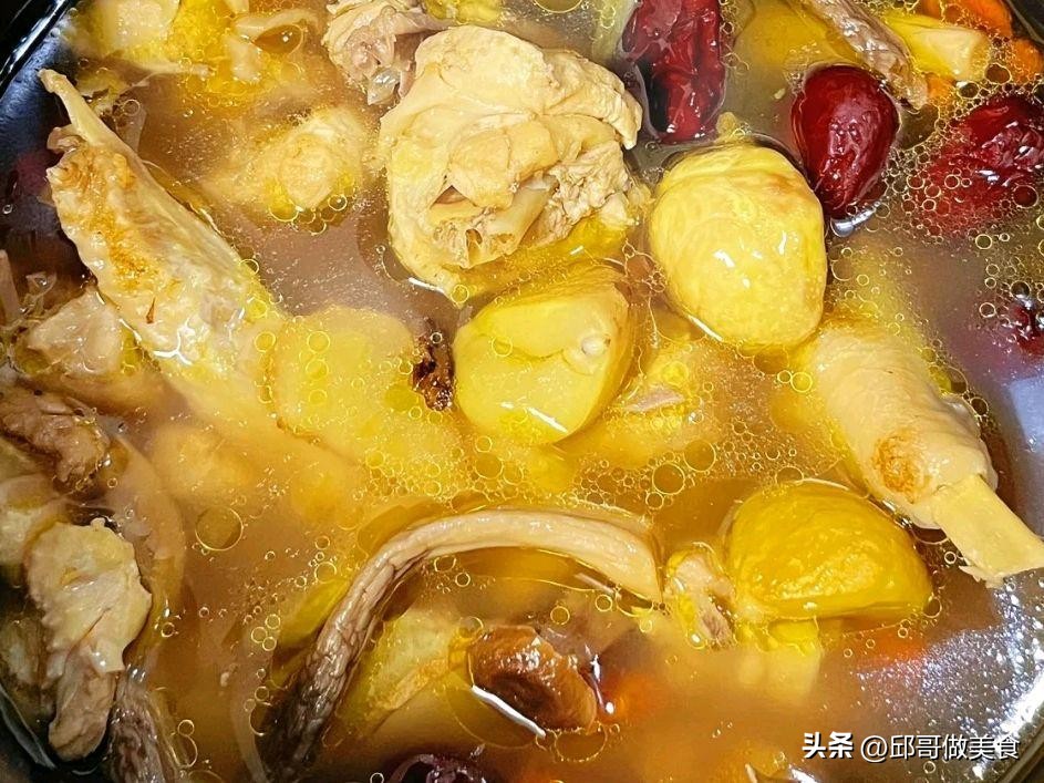 冬天最好吃的炖鸡汤,冬天炖什么鸡汤老小都可以吃