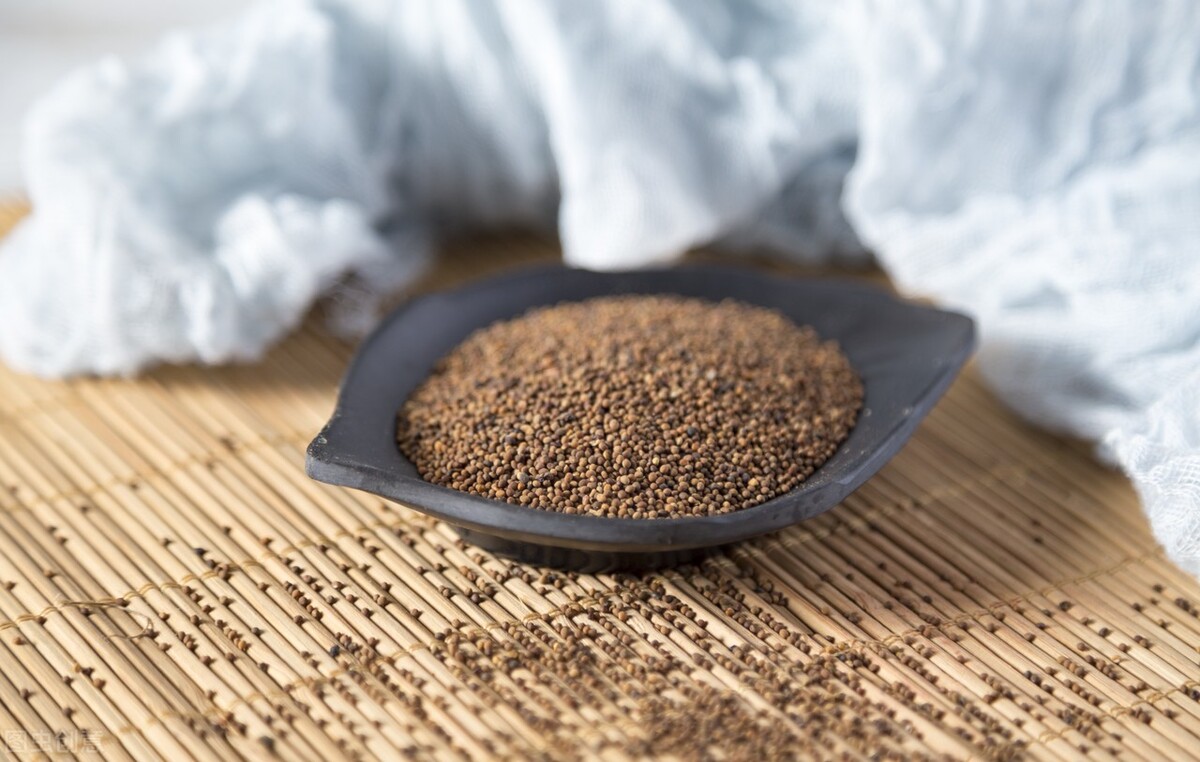 这几种方法让你摆脱白发困扰,最有效改善白发的方法