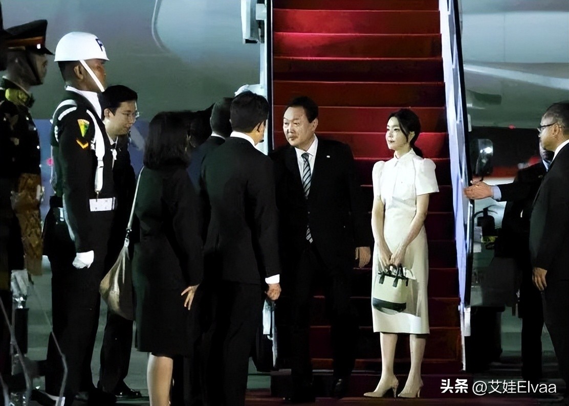 韩国第一夫人活动穿搭,韩国第一夫人穿长裙