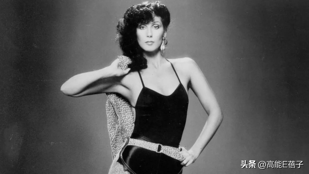 男友比自己小40岁？76岁乐坛天后雪儿大方认爱：他把我宠成女王