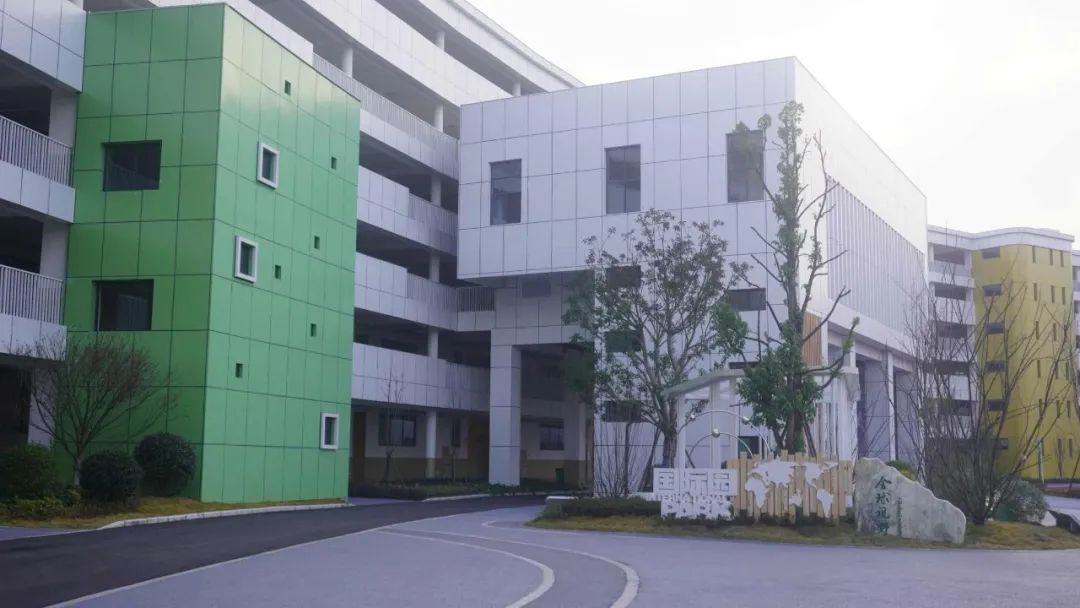 缁甸槼涓滆景楂樼骇涓鎺㈡牎,缁甸槼涓滆景楂樼骇涓鎺㈣