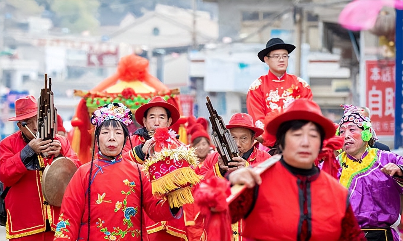 中国婚礼简介,原来中国婚礼这么有意思