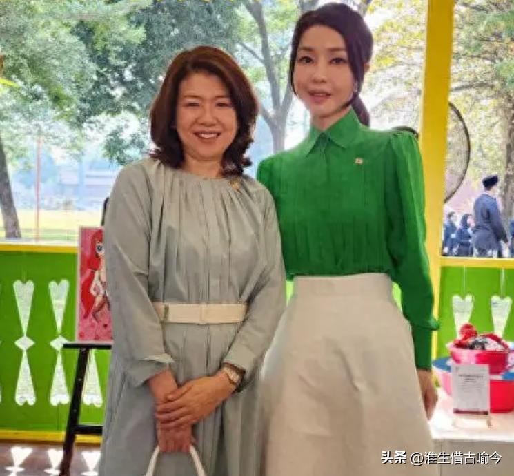 印度峰会上争奇斗艳：韩国第一夫人好嫩，日本第一夫人清新脱俗