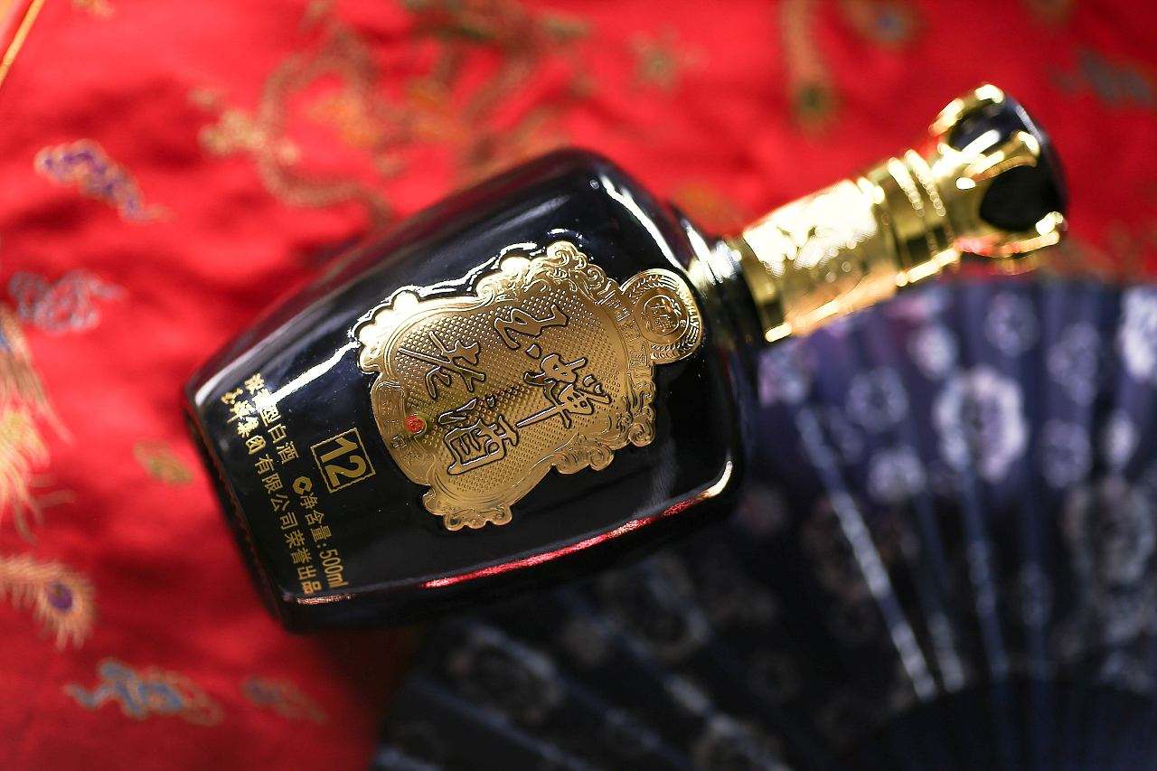 四川3款“尴尬”白酒，曾备受酒友追捧，现在很多年轻人都没见过