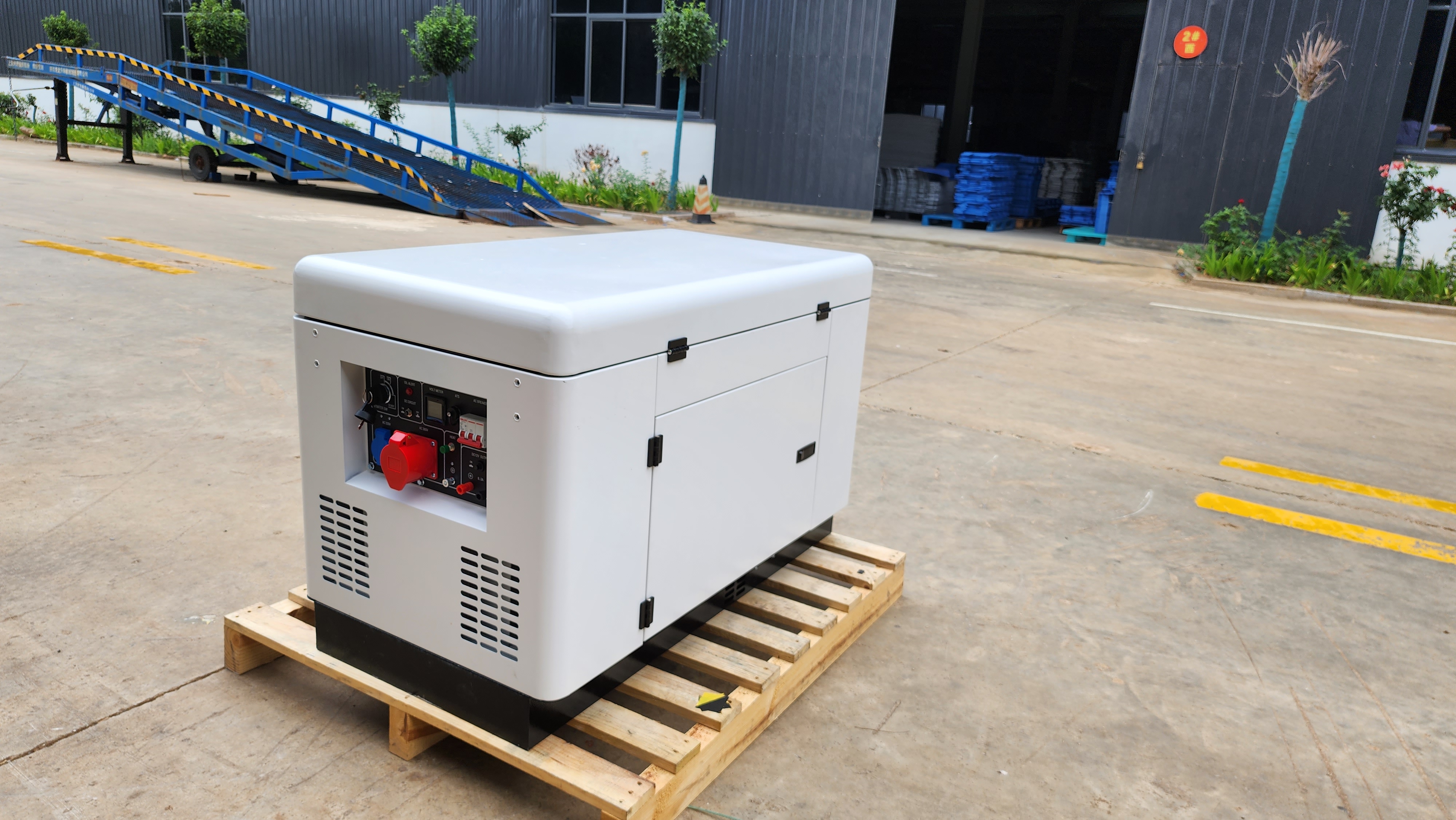 柴油超静音发电机组,箱式静音柴油发电机组