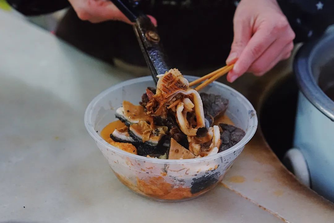 奇了怪了，究竟是什么宝地让广州老饕们也净爱往这钻？