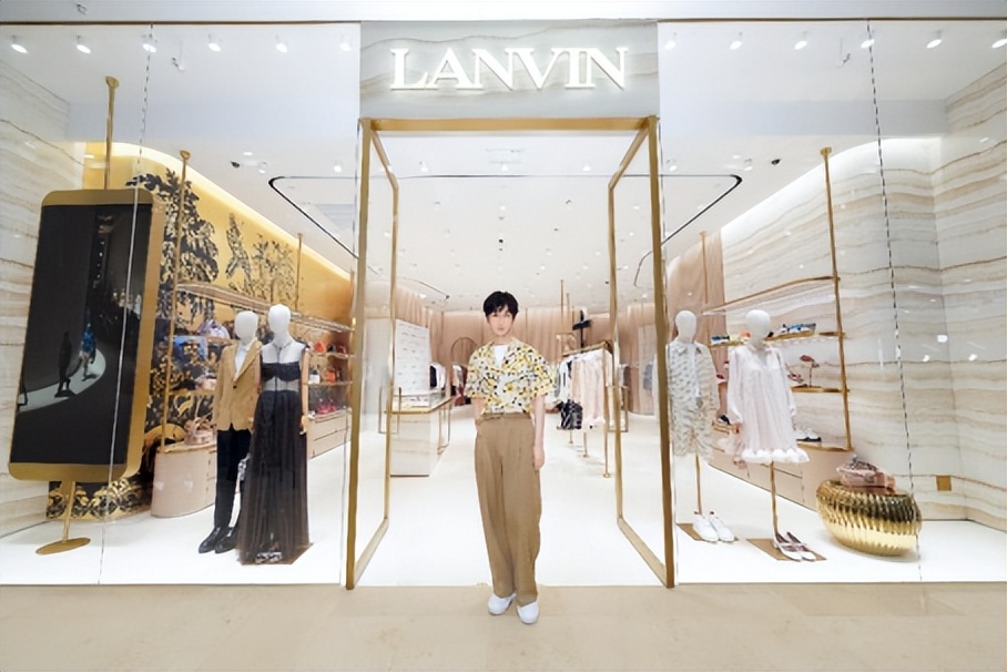 LANVIN南京德基广场精品店邀您共赴「与爱之约」