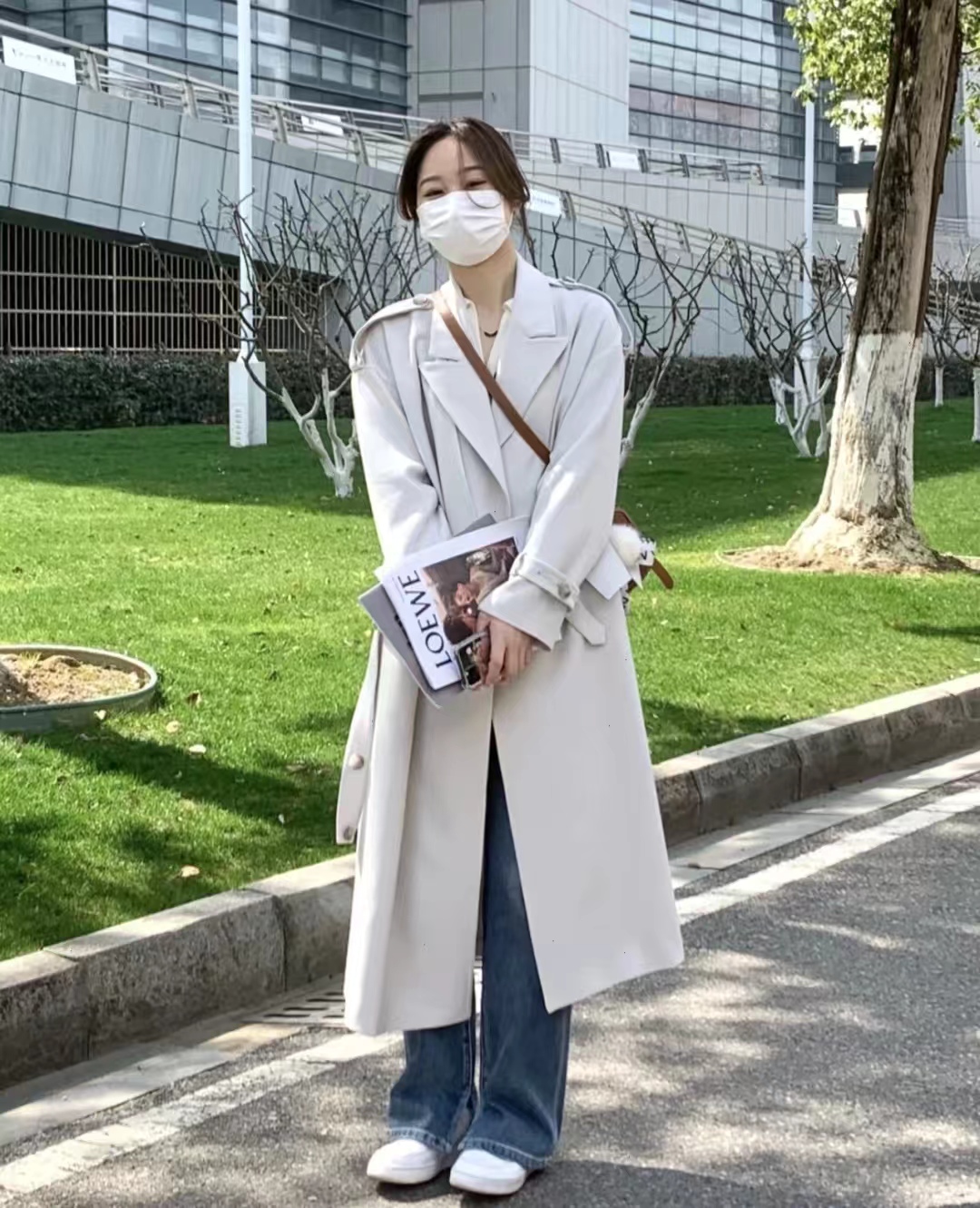 皮肤黑黄适合穿什么颜色衣服显白,男士皮肤黑穿什么颜色的衣服显白