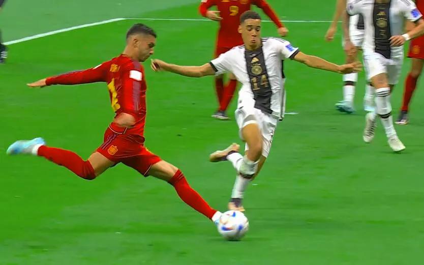 日本爆冷1-2不敌伊朗点球回放,2018年世界杯比利时绝杀日本