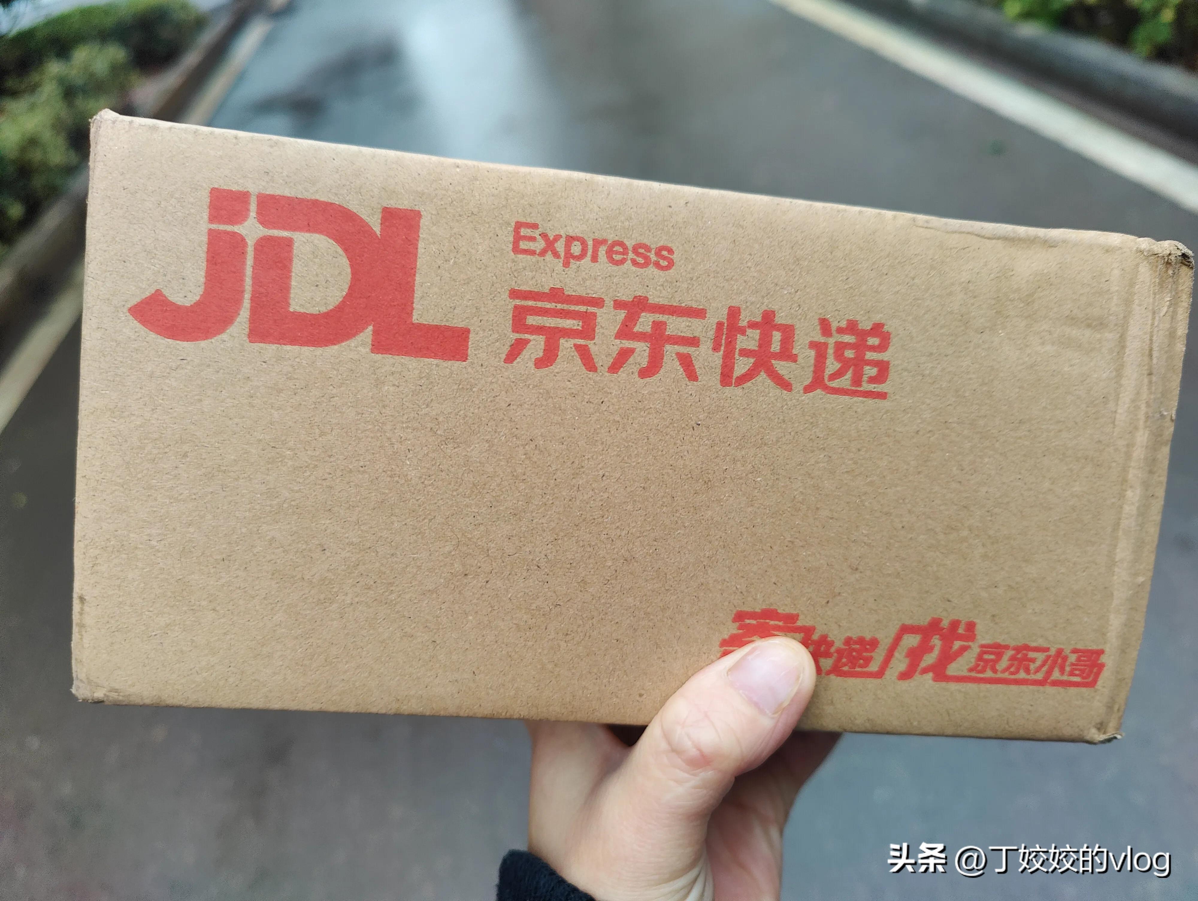 人生第一次花6000元入手iPhone14plus，值不值？