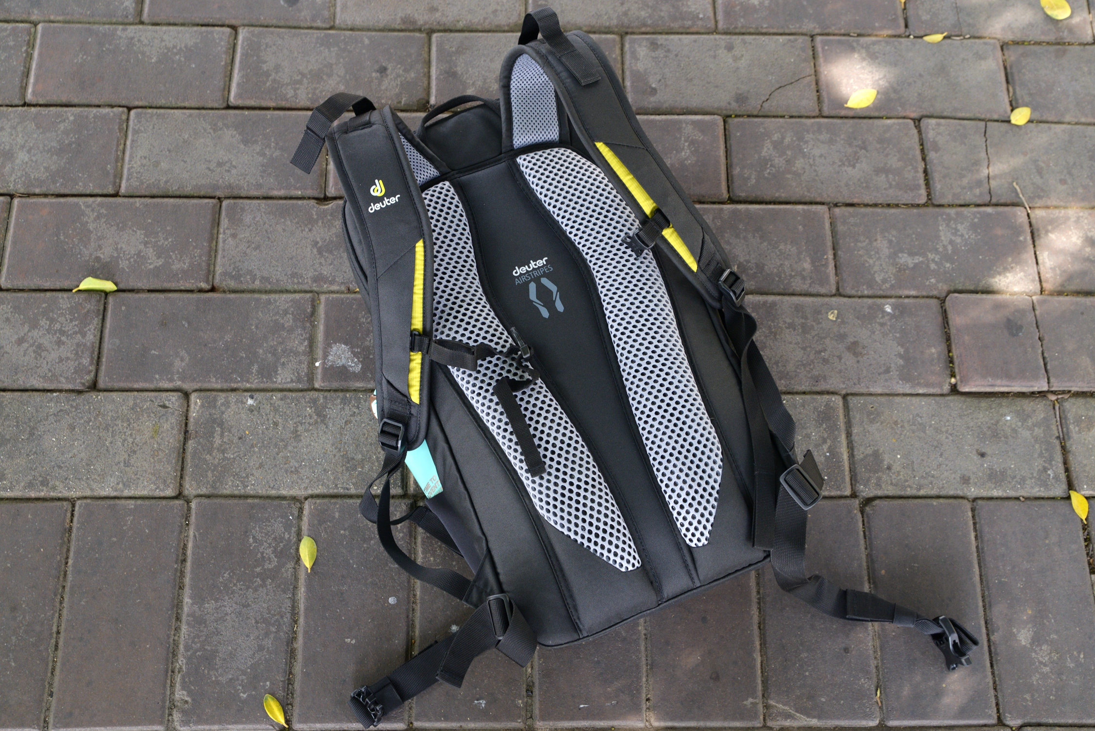 商务风格双肩电脑包,高端商务电脑背包