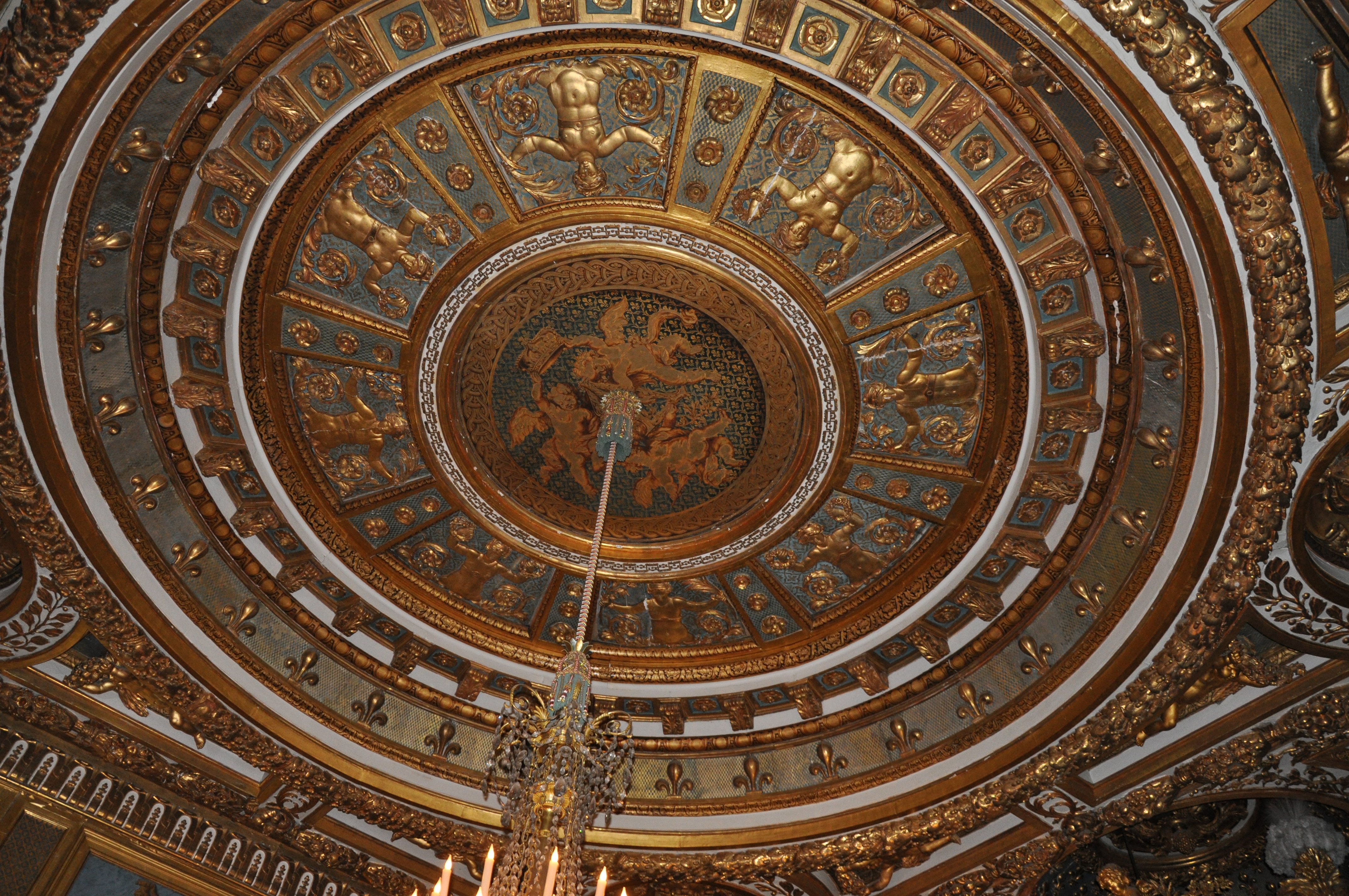 枫丹白露宫名字由来,枫丹白露宫殿俯视图解