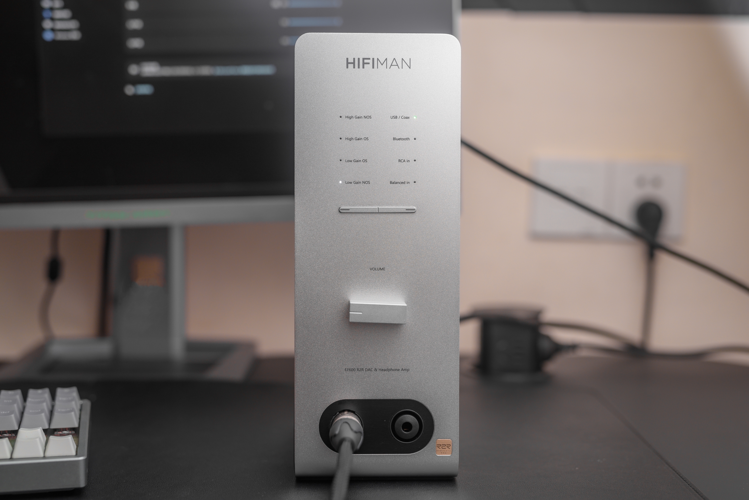 精悍如流星纯粹如清泉——简评HIFIMAN立式解码耳放一体机EF600