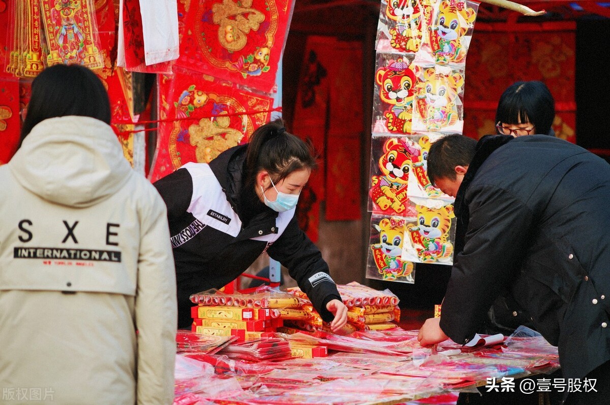 同事生孩子给红包什么时候给合适,过年给老师多少钱红包合适