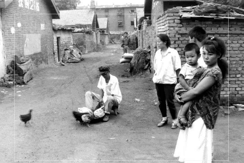 日军当着国军的面杀俘虏,日军侵华兽行