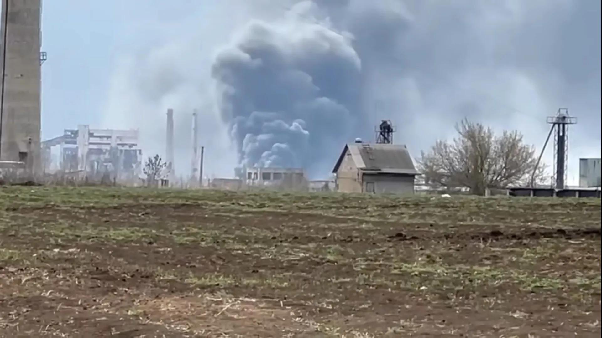 俄军进攻亚速钢厂,俄军怎么不使大杀伤力钻地弹