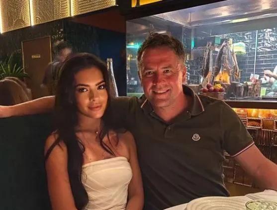 欧文女儿可爱视频,欧文女儿打球视频