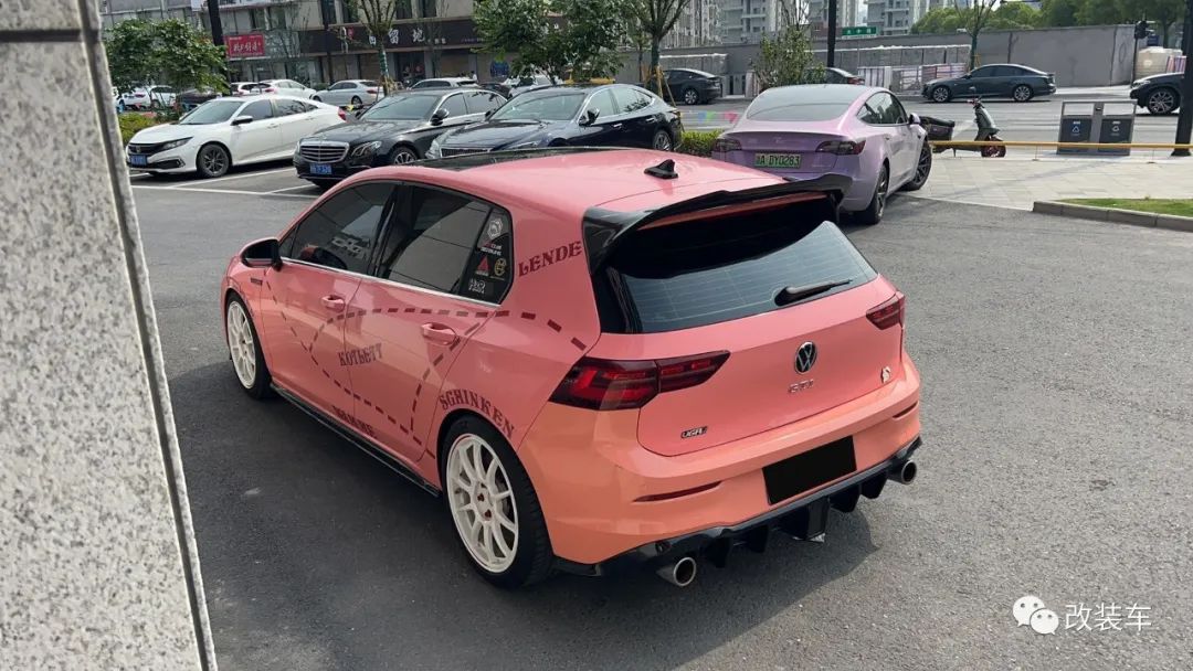 高尔夫gti8代走街,大众高尔夫第七代gti爆改
