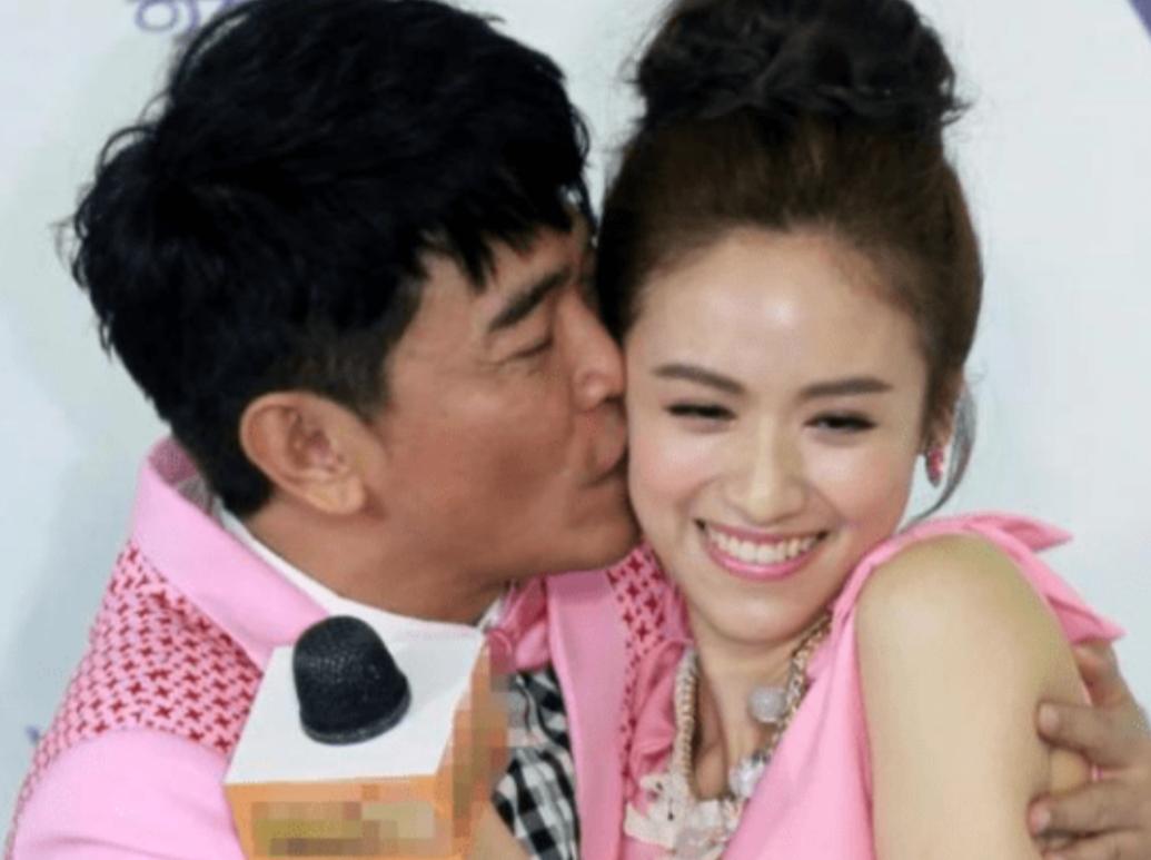 父女之间亲嘴的危害,父女亲脸拥抱违法吗