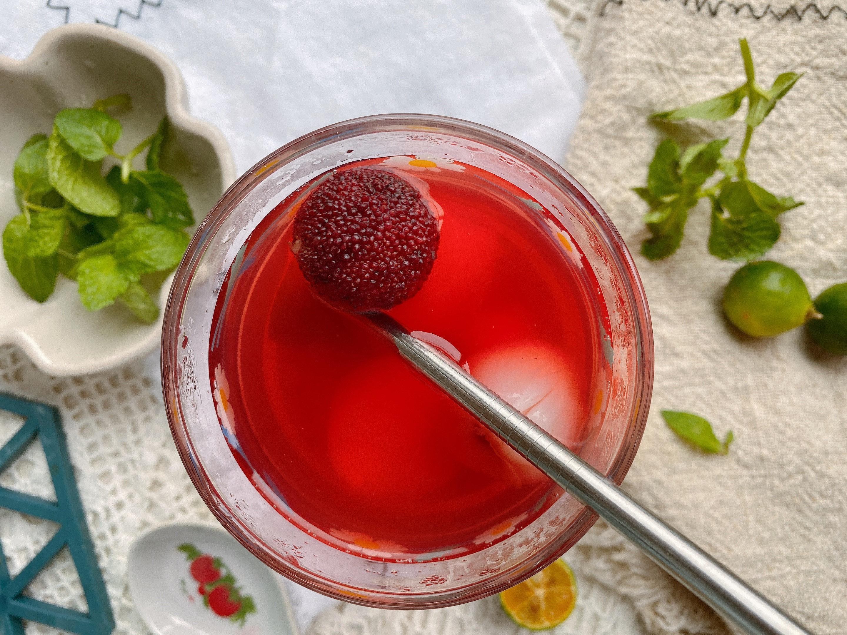 推荐一款夏日水果茶酸酸甜甜,适合夏天喝的解暑果肉茶